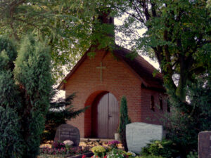Kapelle auf dem Friedhof 1996